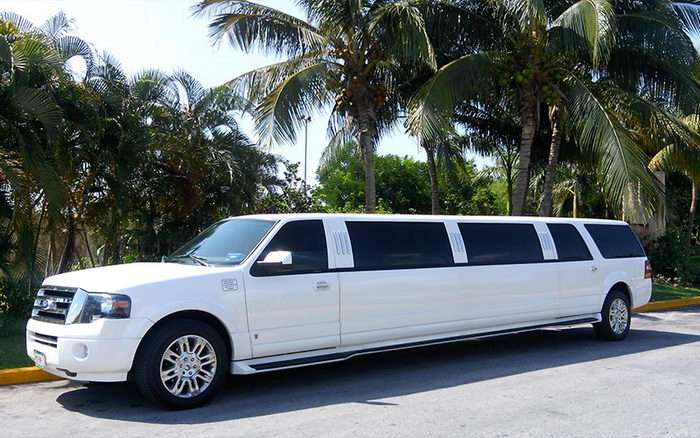 White luxury Limousine in Parkland. Parkland Limousine